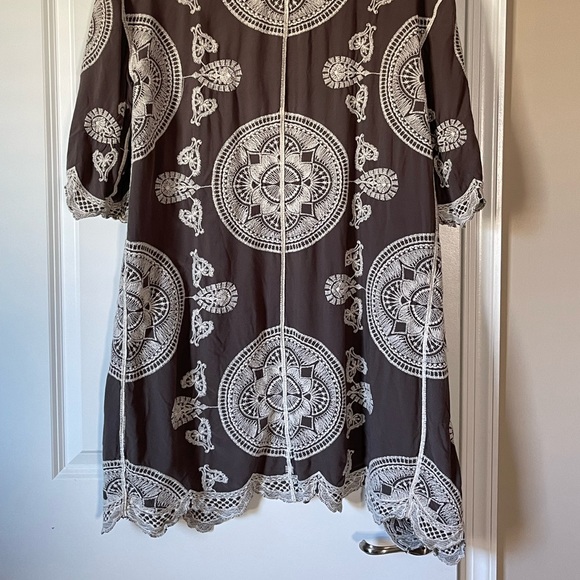 Aris A Kimono - Picture 2 of 3